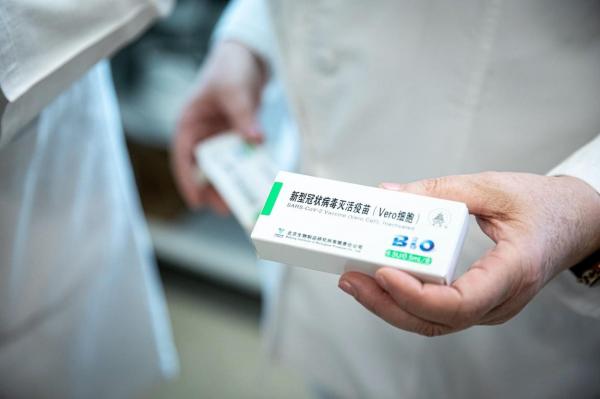 Deşi Agenţia Europeană a Medicamentului nu a aprobat vaccinul Sinopharm, acesta a primit o autorizaţie de urgenţă de la OMS