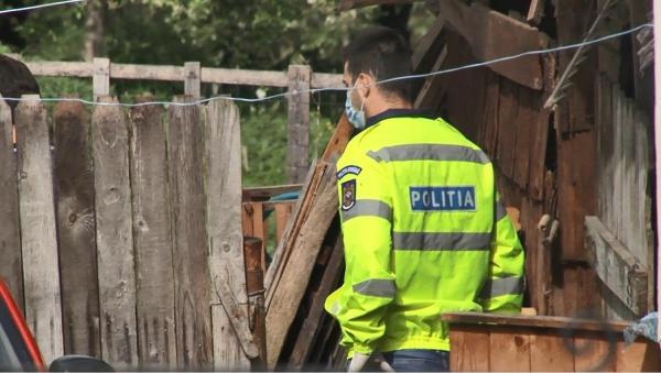 Au băut împreună, apoi fiul și-a atacat cu drujba propria mamă. Scene de groază, în miez de noapte, într-un sat din Iași 