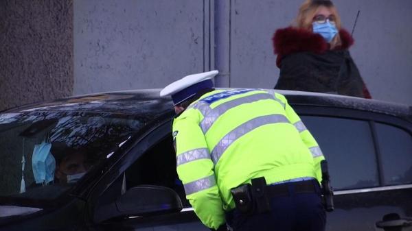 Amendă uriașă pentru un șofer din Galați, după ce a aruncat pe geam un chiștoc de țigară. Greșeala l-a costat 15.000 de lei