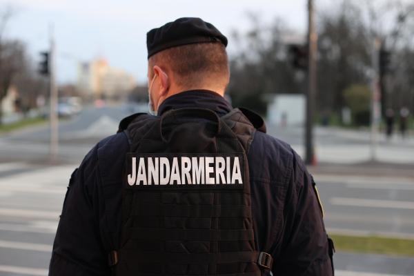 Jandarm găsit împușcat, la Alba. Bărbatul și-a tras două gloanțe în piept cu arma din dotare, în timpul serviciului