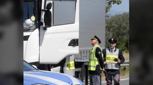 Un şofer român de TIR a fost oprit la un control de rutină în Italia. Poliţiştii l-au scos din maşină şi l-au arestat imediat: era căutat de 6 ani