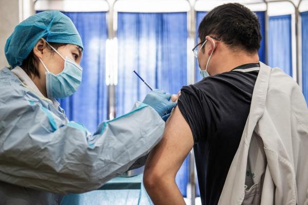 China s-ar putea confrunta cu un focar uriaş, de peste 630.000 de infecţii, dacă va adopta strategia SUA