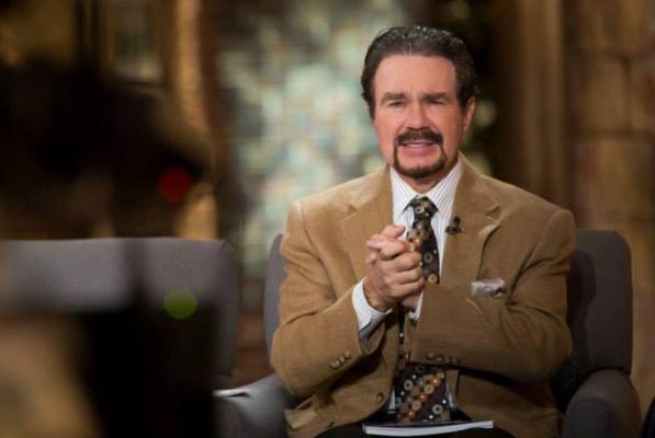 Marcus Lamb, un teleevanghelist texan, a fondat reţeaua de televiziune în 2017