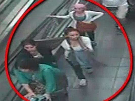 O tânără din Croaţia trebuie să execute 30 de ani de închisoare în Italia, dar nu a făcut nicio zi. E mereu însărcinată: aşteaptă acum al optulea copil