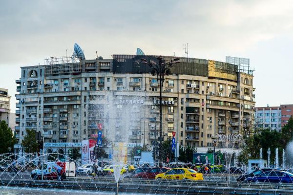 Fără mijloace de publicitate sau reclame în curbe și intersecții. Klaus Iohannis a promulgat legea
