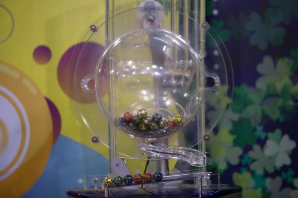 LOTO 6/49 - duminică 19 decembrie 2021. Numerele câștigătoare la tragerile loto