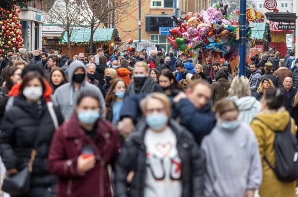 Peste 12.000 de cazuri de infectare cu varianta Omicron, raportate în Marea Britanie în 24 de ore