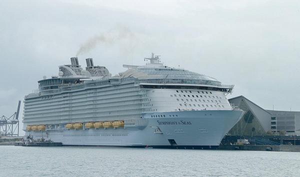 48 de persoane de pe nava de croazieră Symphony of the Seas au fost testate pozitiv pentru Covid-19