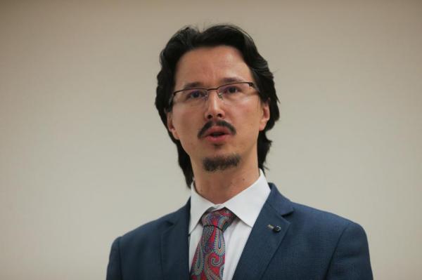 Judecătorii care nu aplică jurisprudenţa CCR, dacă aceasta contravine dreptului UE, nu pot fi traşi la răspundere disciplinară. Reacţia lui Cristi Dănileţ