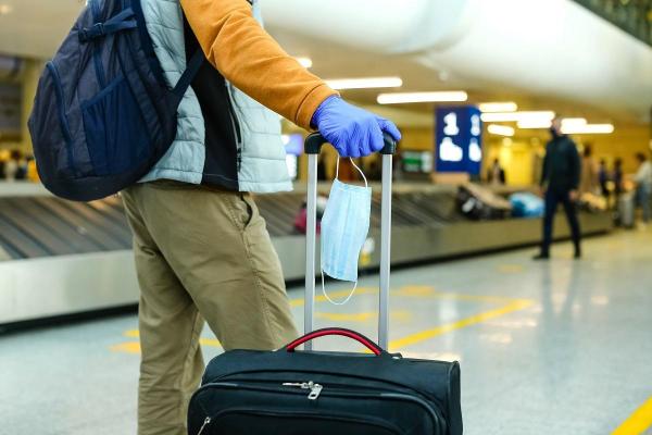 Românii se întorc acasă de Sărbători. Aproape 290.000 de persoane au completat formularul PLF pentru intrarea în ţară