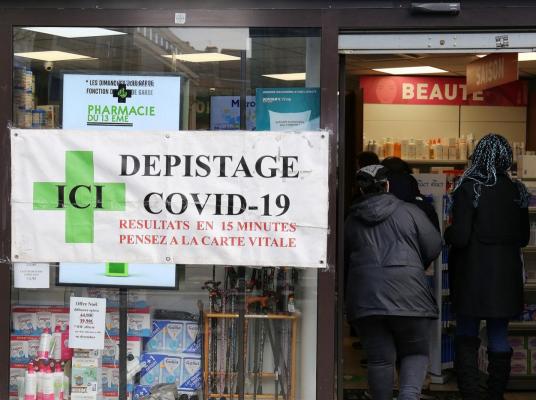 Valul Omicron devine "tsunami": record de cazuri COVID în Franţa. Bilanţul zilnic a depăşit pentru prima oară 200.000 de infectări