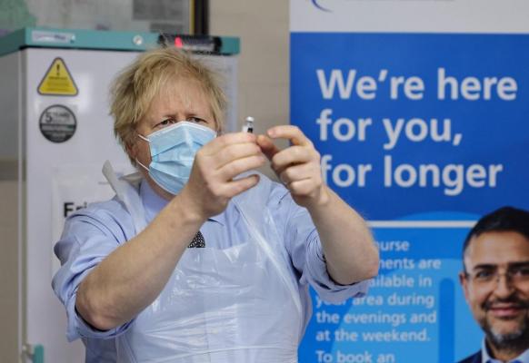 Marea Britanie nu relaxează restricţiile: "Dacă îți iei piciorul de pe gâtul bestiei, lucrurile pot scăpa din nou de sub control"