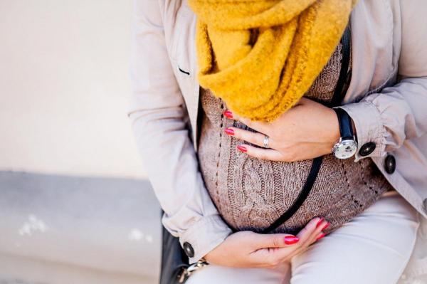 Tânără româncă însărcinată, luată la bătaie pe stradă de falşi poliţişti, în Italia. A fost blocată cu maşina şi jefuită de 11.000 de euro