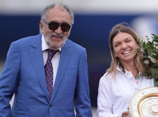 Ion Tiriac o intampina pe Simona Halep pe Aeroportul Henri Coanda Bucuresti, 15 iulie 2019