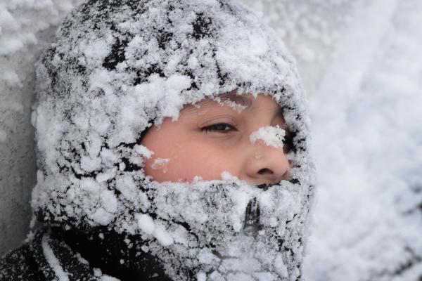 Avertizare meteo de ninsori, lapoviţă şi depuneri de polei inclusiv în Capitală