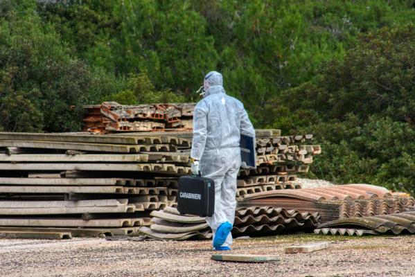 O femeie de 31 de ani s-a aruncat de pe un pod din Italia, cu copilașul său de un an și jumătate în brațe