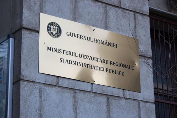 Un angajat la Ministerul Dezvoltării a murit la locul de muncă. Bărbatul a făcut stop cardiorespirator