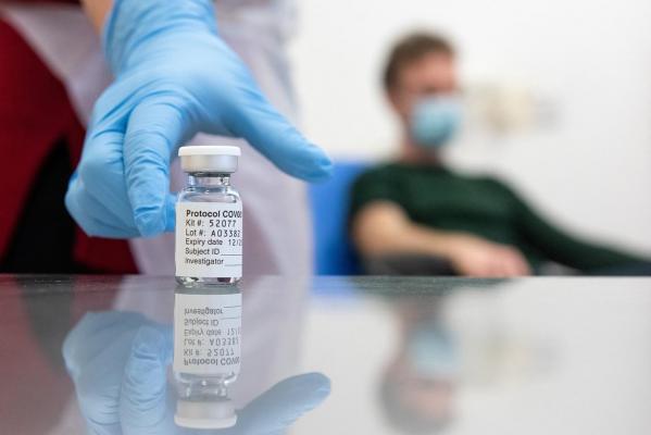 Și Italia suspendă vaccinarea cu AstraZeneca după Danemarca. Lista țărilor care au oprit vaccinarea cu serul produs de laboratorul anglo-suedez