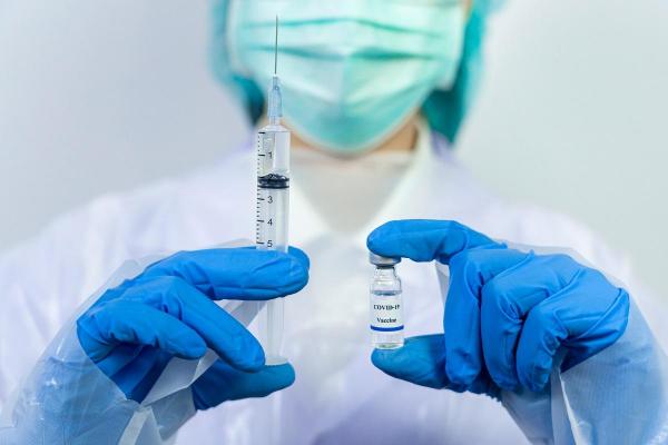Aproape 55.000 de persoane vaccinate şi 234 de reacţii adverse în ultimele 24 de ore