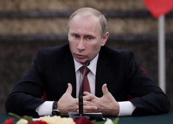 Vladimir Putin vorbește la o conferință de presă