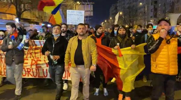 Proteste anti-restricții, ziua 4. Doar câteva sute de români s-au strâns în marile orașe