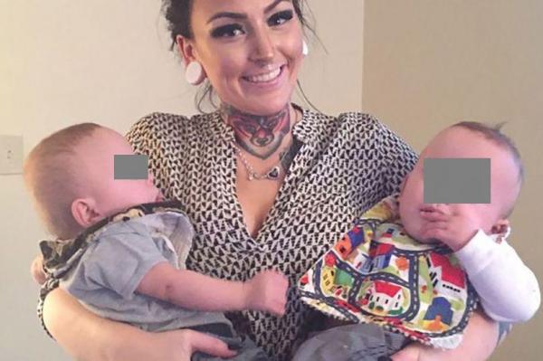 O mămică a murit salvându-şi gemenii într-un cumplit accident de maşină, în Michigan