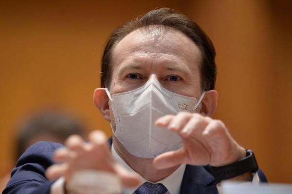 Premierul Florin Cîţu: "A început să crească iarăşi numărul persoanelor depistate pozitiv. Trebuie să purtăm mască, să respectăm regulile"