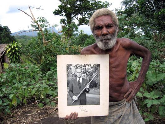 Tribul Vanuatu îl consideră zeu pe prințul Philip