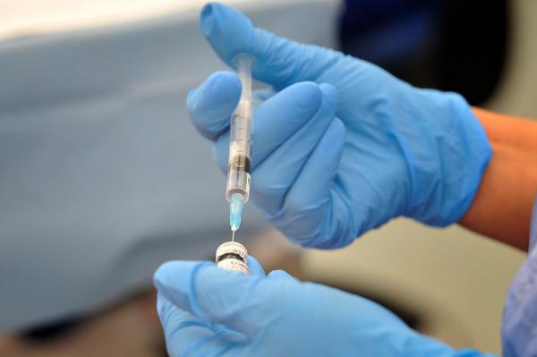 ”Preţurile vaccinurilor explodează”. Premierul bulgar a dezvăluit prețul vacccinului din noul contract Pfizer - UE. Cât costă o doză