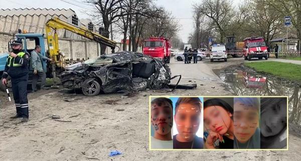 Cinci adolescenţi morți într-un Hyundai făcut praf într-un copac, pe un drum din Rusia. Șoferul de 14 ani a luat cheile maşinii noaptea, când părinții dormeau