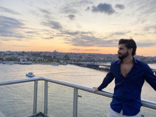 Azi, de la 20:30, o nouă ediție Burlacul.