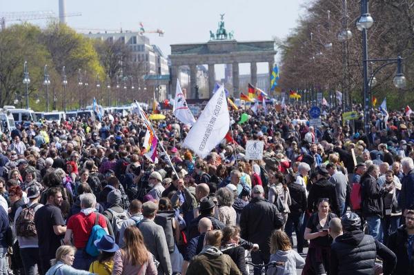Şapte participanţi la protestele de la Berlin au fost arestaţi