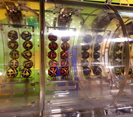 LOTO duminică 4 aprilie 2021. Avem numerele extrase astăzi de Loteria Română