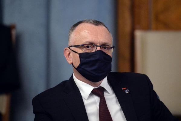 Sorin Cîmpeanu: Mai puţin de 2% din testele antigen au fost folosite în cele opt săptămâni de şcoală. Când s-ar putea întoarce elevii fizic la ore