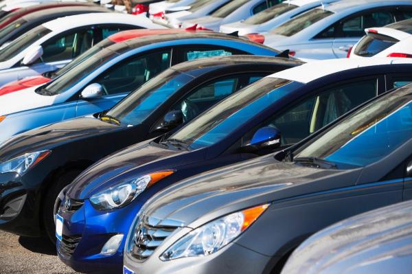 Un român din Italia a dat lovitura: 36 de mașini înmatriculate pe numele său, deși nu are permis