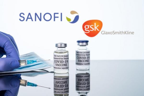 Sticlă mică de vaccin coronavirus cu seringă și fundalul logo-urilor Sanofi și Glaxo Smith Kline