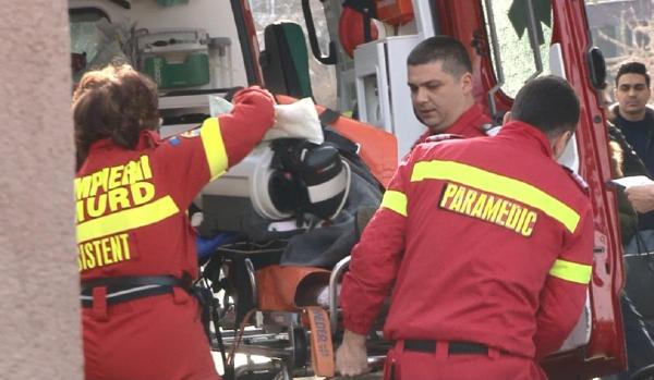 O mamă şi-a înjunghiat fetiţa de 11 ani, în Popeşti Leordeni. Femeia a încercat să-şi pună capăt zilelor