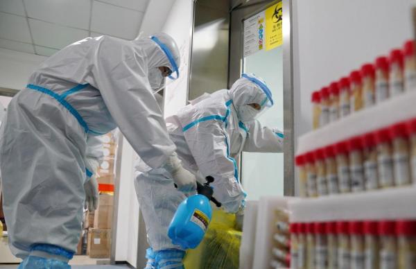 Joe Biden cere spionilor americani un nou raport despre originea SARS-CoV-2. SUA nu exclud complet un accident de laborator