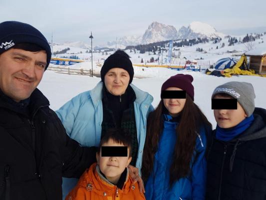 Adela, o româncă din Italia, a murit la zece zile după ce a fost accidentată pe trecerea de pietoni. Trei copii au rămas orfani de mamă