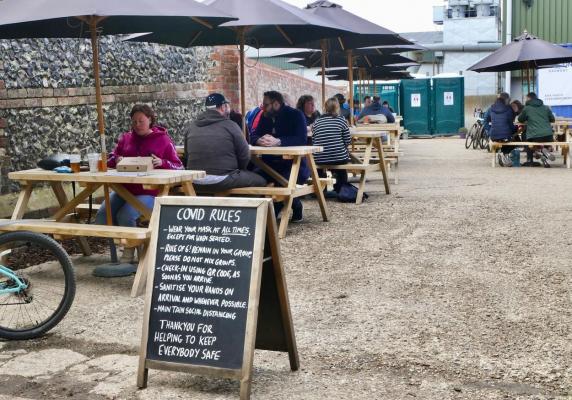 Marea Britanie ar putea renunța la regula distanţării fizice de pe 21 iunie. Anunțul făcut de Boris Johnson