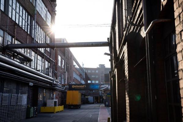 Continental închide o fabrică din România. Peste 300 de angajaţi sunt afectaţi