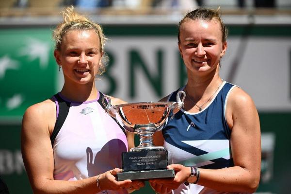 Perechea Barbora Krejcikova - Katerina Siniakova a câştigat proba de dublu de la Roland Garros