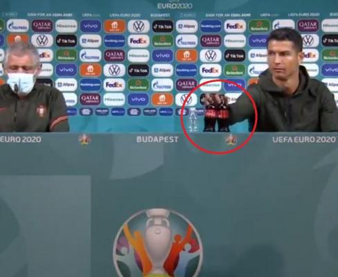 Cristiano Ronaldo a mutat 2 sticle de Coca-Cola de pe masa lui la conferința de presă: Beți apă! VIDEO