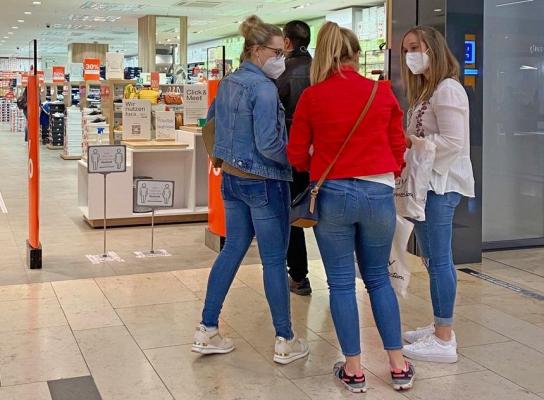 Israelul impune din nou purtarea măștii în locuri publice închise, în urma creşterii cazurilor COVID