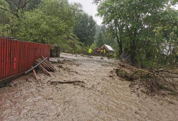 România, între ploi torenţiale şi caniculă. Meteorologii anunţă vreme la extreme până la sfârşitul lunii iulie