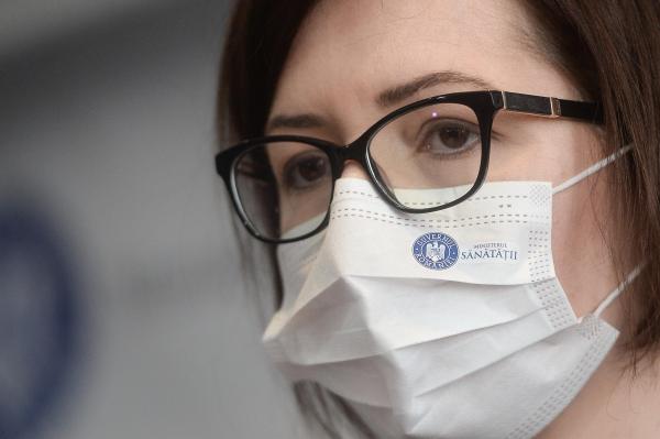 Ministrul Sanatatii, Ioana Mihaila, la o conferinta de presa