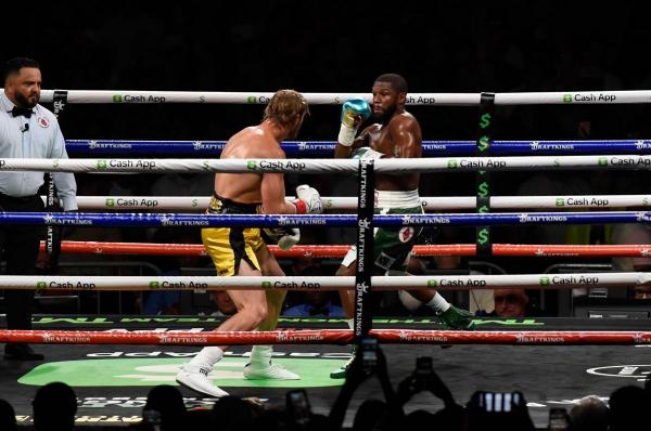 Meciul dintre Floyd Mayweather şi Logan Paul a provocat reacţii negative