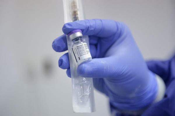 Statele Unite vor cumpăra 500 de milioane de doze de vaccin Pfizer pentru a le oferi altor ţări