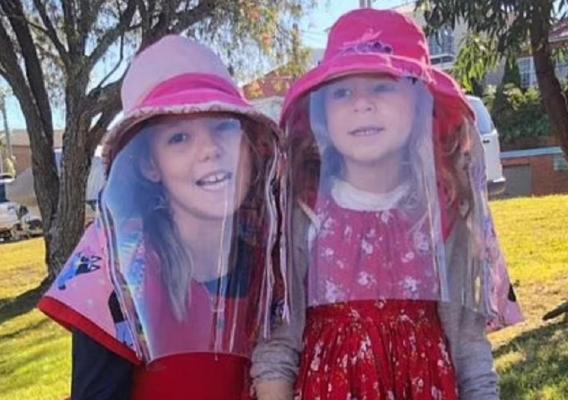 O mamă devastată povesteşte cum este ca fetiţele ei să fie alergice la soare din cauza unei tulburări genetice