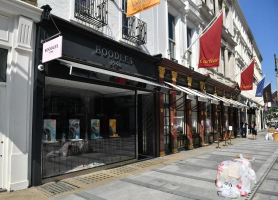 Mai multe pietre preţioase au fost furate de o româncă, în Anglia